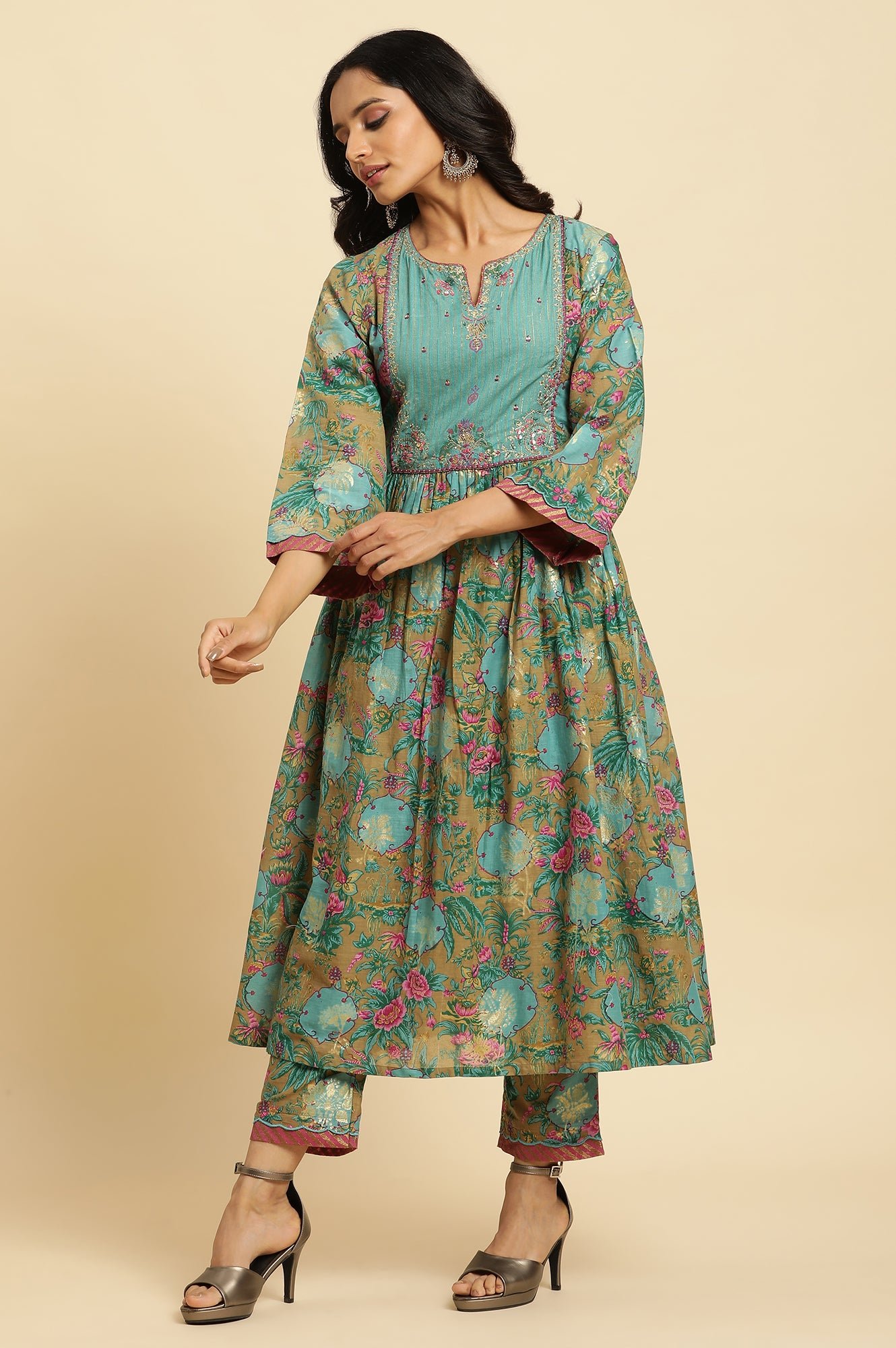 Brown Floral Printed Kurta, Pant And Dupatta Set - View 2