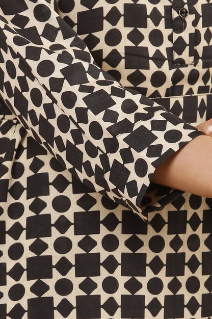 White And Black Geometric Printed Top And Trouser Set - View 2